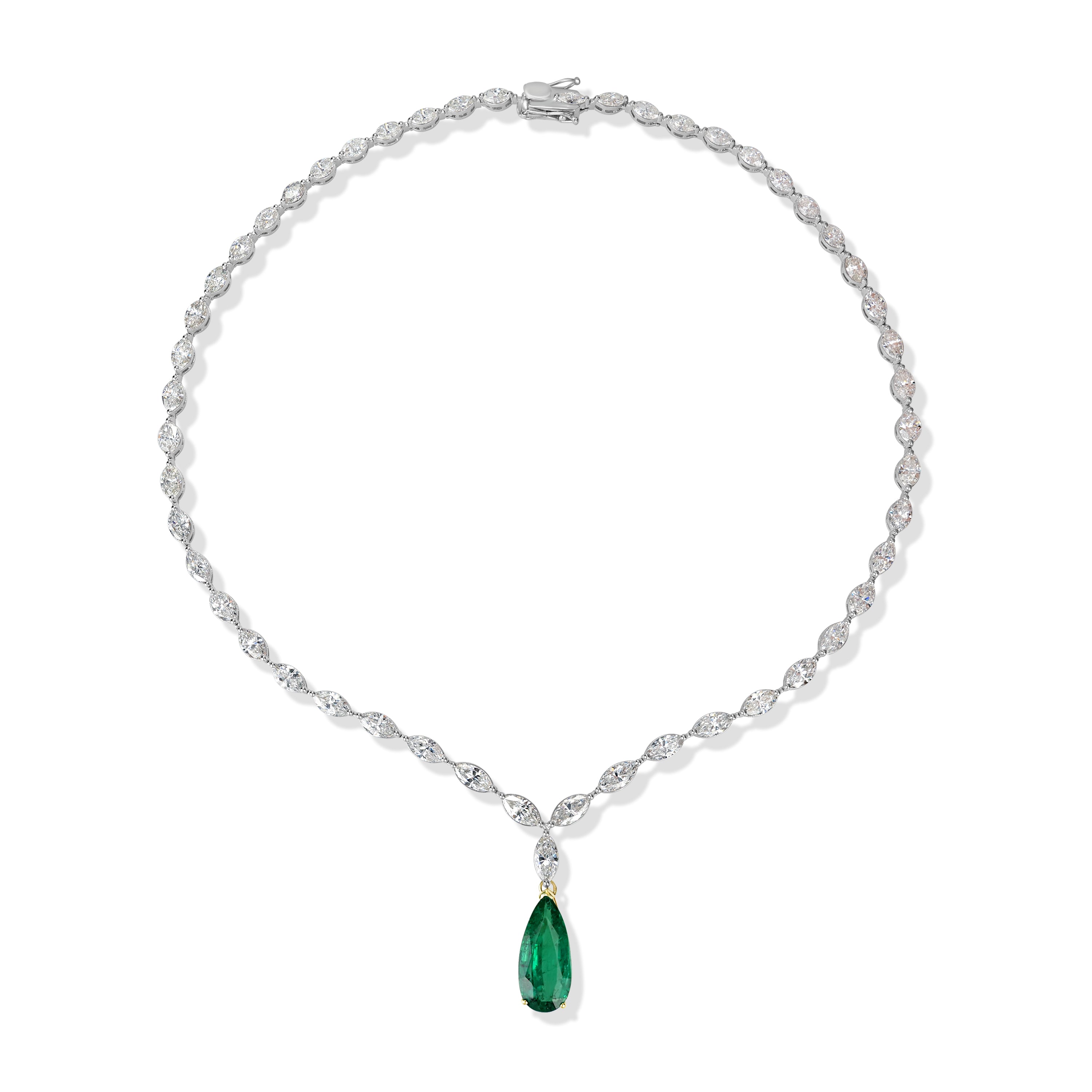24.74 ct Diamond & 8.51 ct Green Emerald Necklace in Platinum