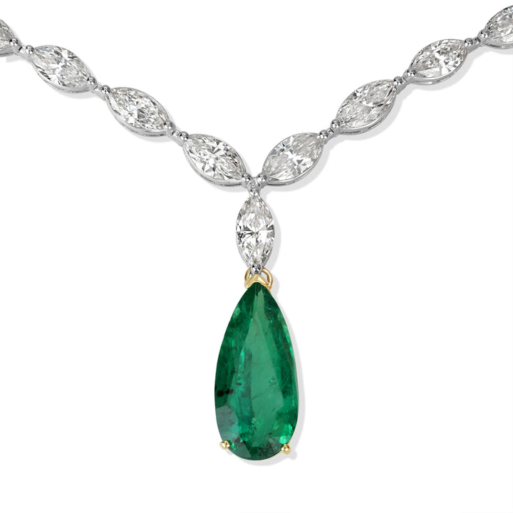 24.74 ct  Diamond & 8.51 ct Green Emerald Necklace in Platinum