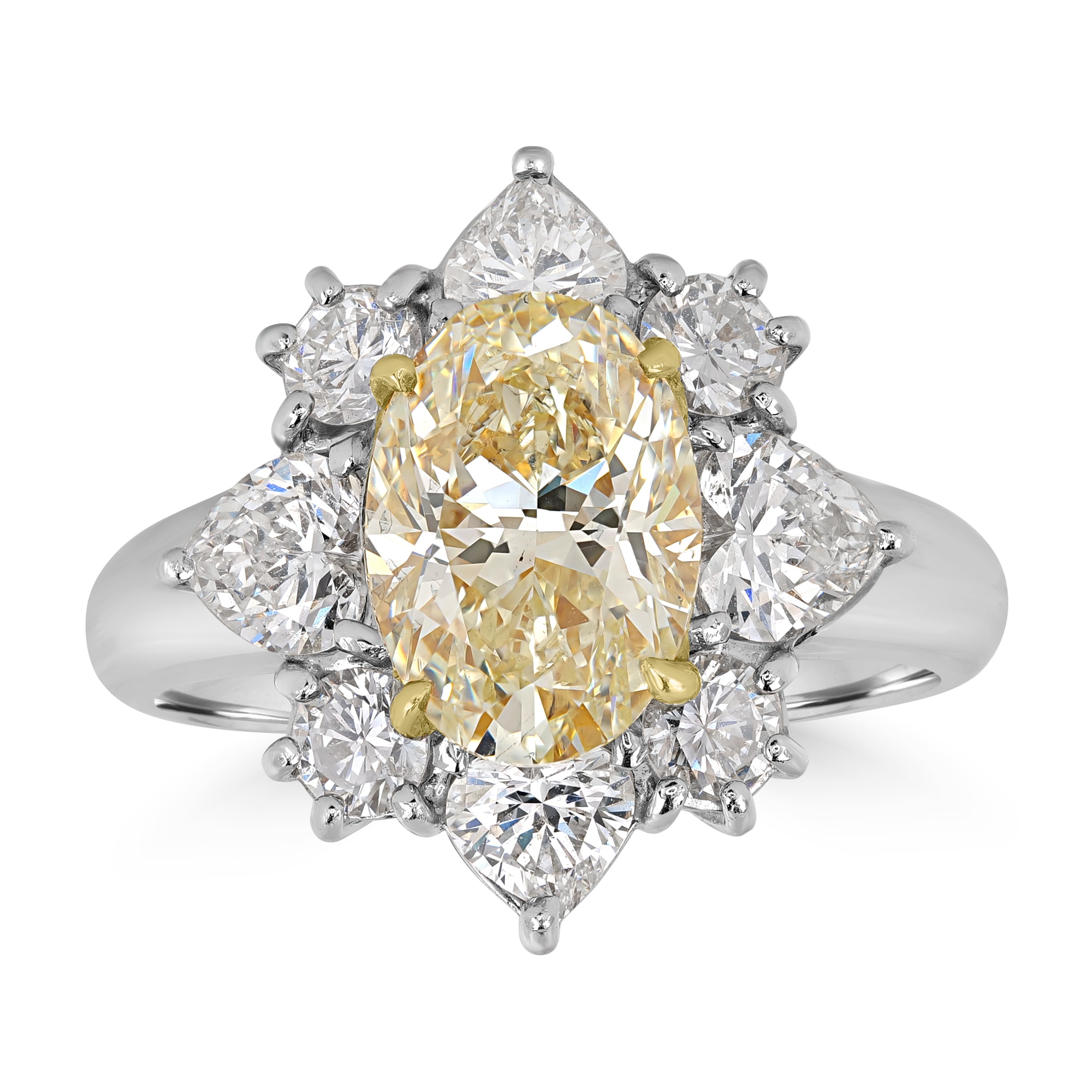 4.91 ctw Solitaire Oval Fancy Yellow Diamond Ring in Platinum - GIA Certified
