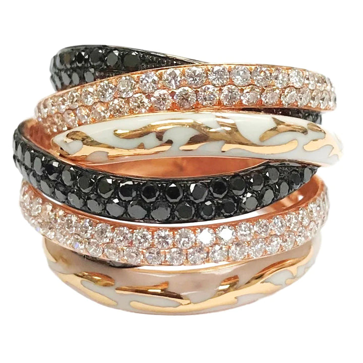 White & Black Diamond Ring Decorated with Enamel in Rose Gold