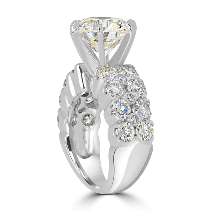 4.62 ct Solitaire Round Diamond Engagement Ring in 18K White Gold - GIA Certified