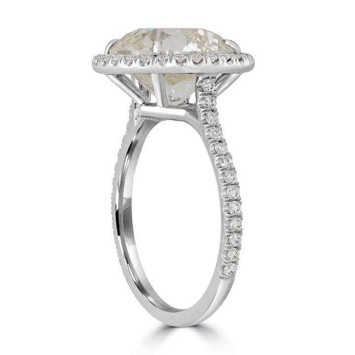 5.05 ct Solitaire Round Engagement Ring in Platinum
