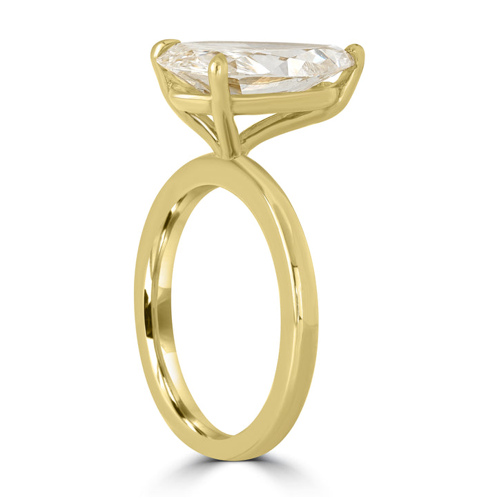 2.63 ct Solitaire Pear Shape Engagement Ring in 18K Yellow Gold