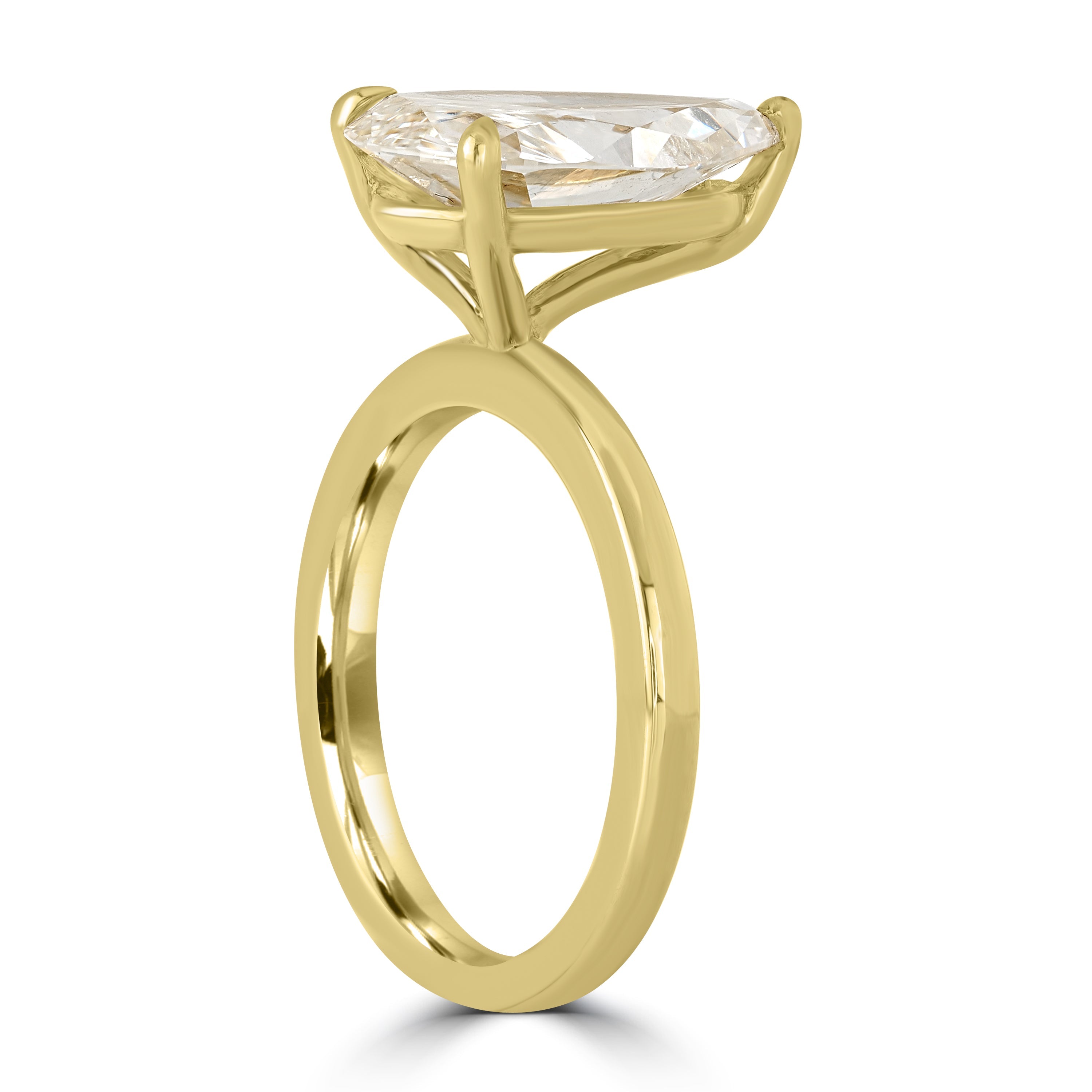 2.63 ct Solitaire Pear Shape Engagement Ring in 18K Yellow Gold