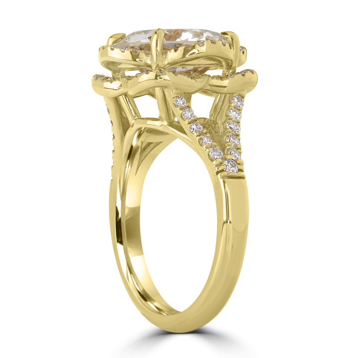 5.38 ct Solitaire Round Shape Flower Diamond Ring in 18K Yellow Gold