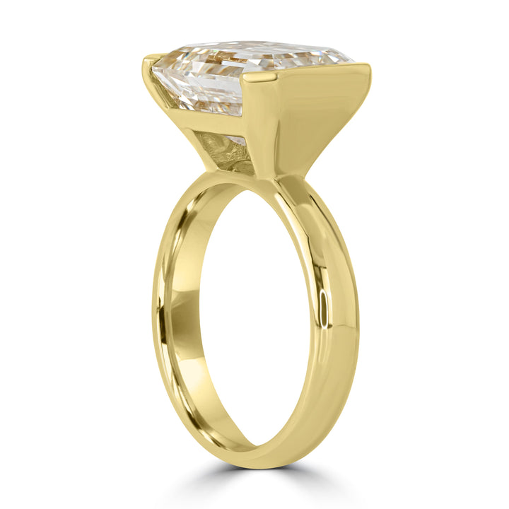 9.22 ct Solitaire Emerald Cut Engagement Ring in 18K Yellow Gold - EGL Certified