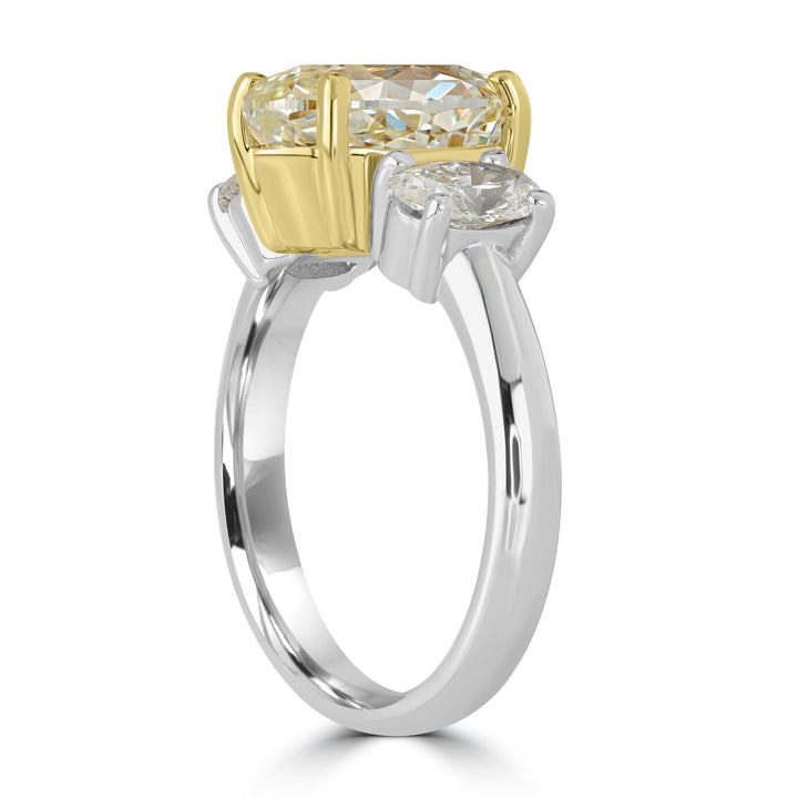 4.02 ct Solitaire Oval Three Stones Diamond Ring in 18K Yellow Gold and Platinum - GIA Certified