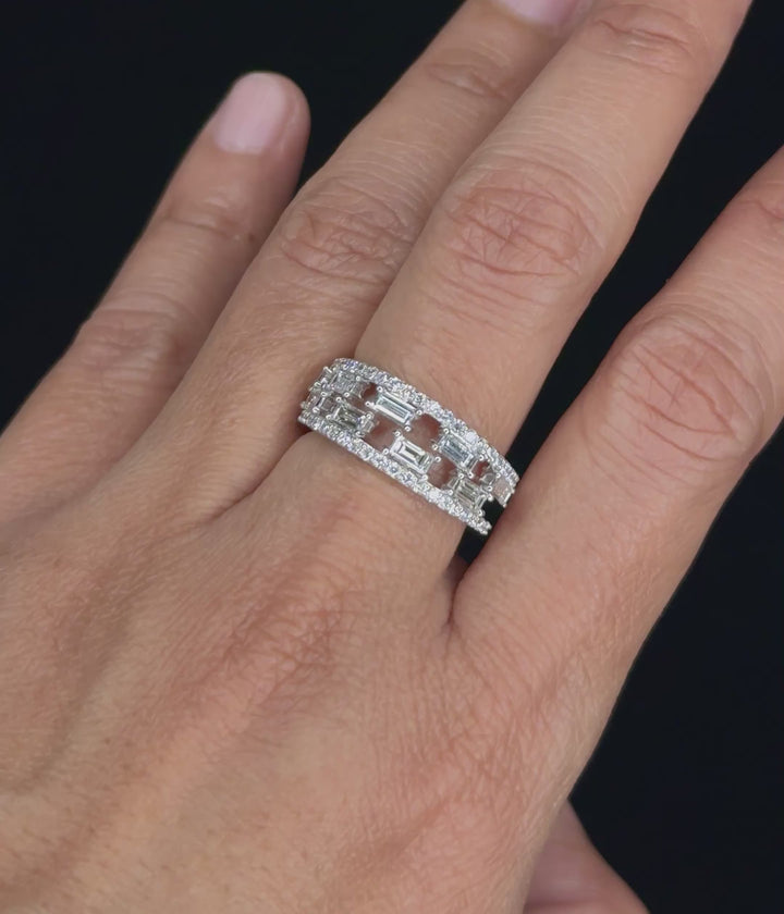 1.25 ctw Diamond Ring in 18K White Gold