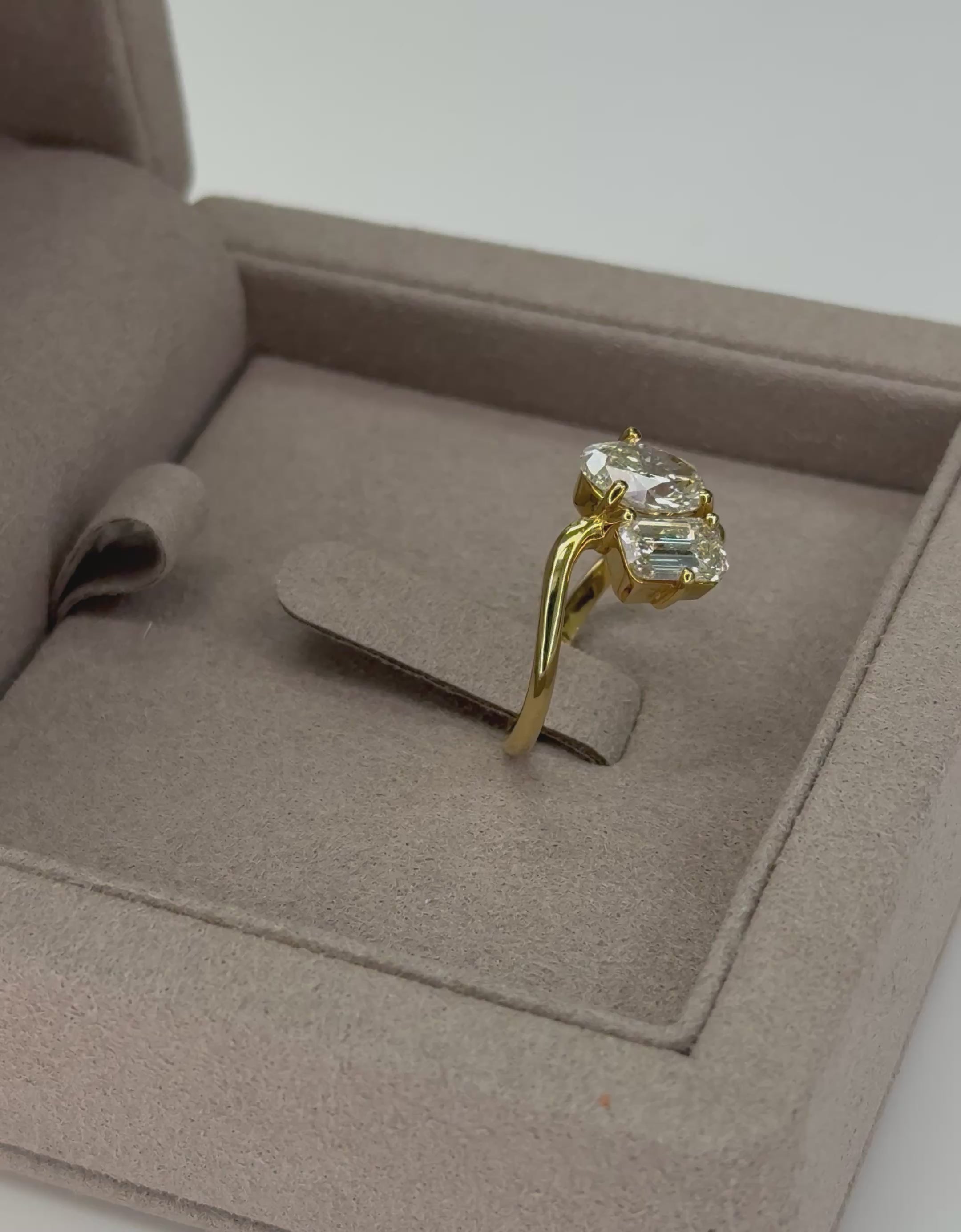 2.70 ct Diamond Ring in 18K Yellow Gold - GIA & EGL Certified