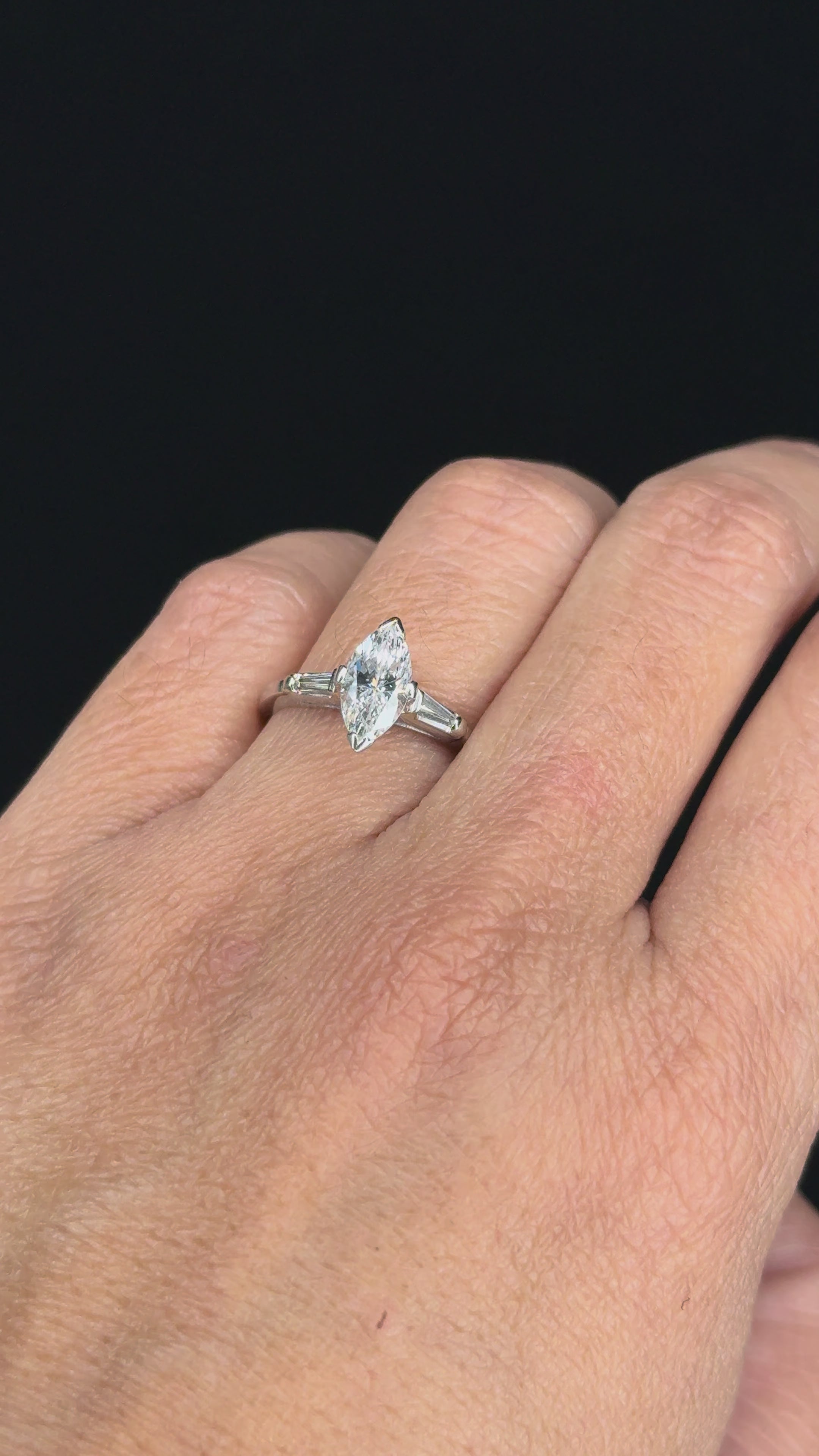 1.30 ctw Diamond Ring in 18K White Gold (1.00 ct Center)