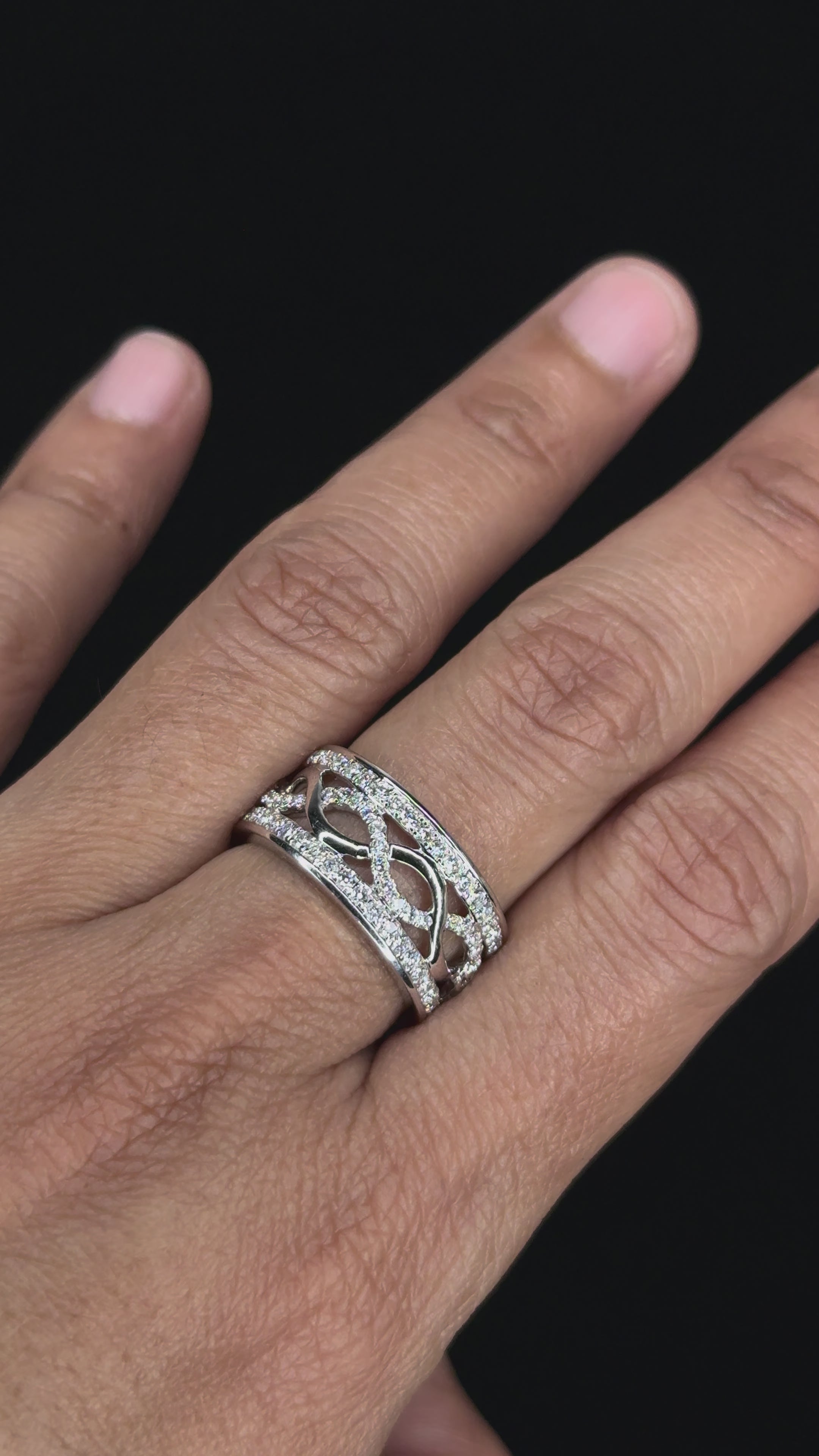 0.75 ct Diamond Band in 14K White Gold