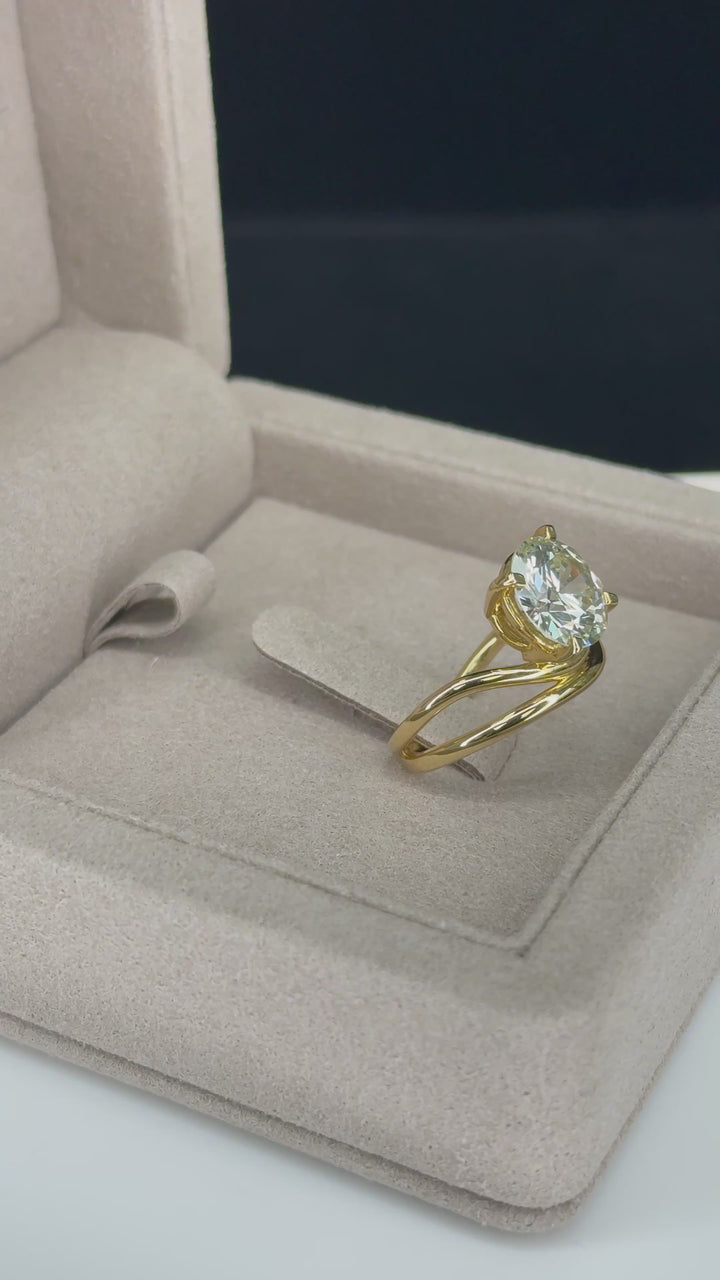 4.08 ct Diamond Engagement Ring in 18K Yellow Gold - GIA Certified